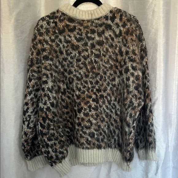 Wild Fable Leopard Print Crew Neck Sweater - Picture 7 of 8